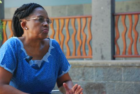 14. Imagen de la Sra. Dña. Fikile Magubane, Embajadora de Sudáfrica en España, en Casa África