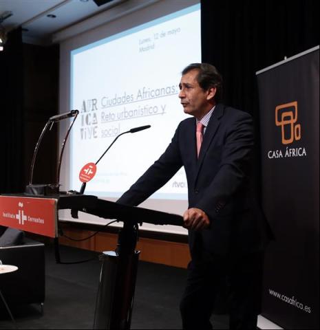 4. Presentación del acto por  Luis Padrón, Director General de Casa África