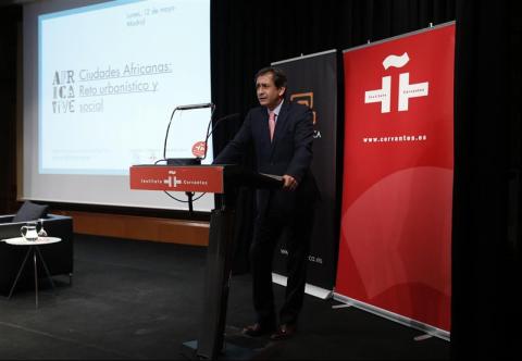 5. Presentación del acto por  Luis Padrón, Director General de Casa África