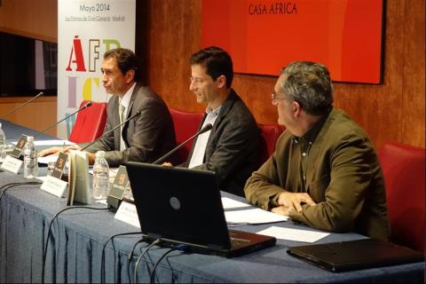 23. Presentación del libro “Un modo de afrontar la ciudad africana”, V Premio de Ensayo Casa África 2013, por  Luis Padrón, Director General de Casa África en su sede