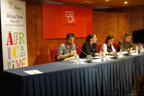 34. Presentación del libro “Un modo de afrontar la ciudad africana”, V Premio de Ensayo Casa África 2013, por  sus autores: Manuel J. Martín Hernández y Vicente Díaz García en Casa África