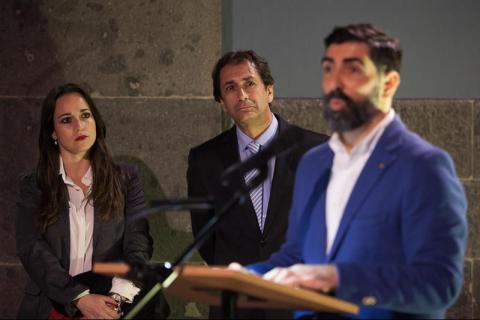 14. Presentación de la exposición Albinos, a la sombra del sol, en Casa África por Raúl Celda, presidente del Fundación 10.12.48 por los Derechos Humanos