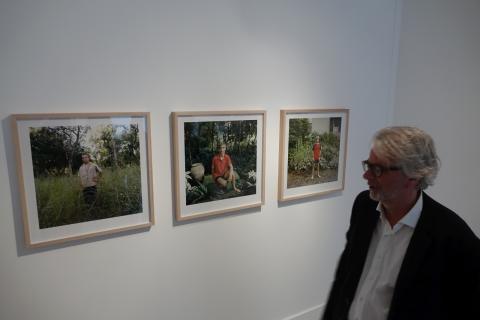 9. Imagen de Wim van Sinderen - Comisario de la exposición y Conservador Jefe del Museo de Fotografía de La Haya
