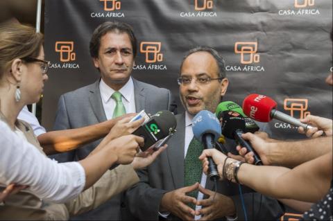 1. Imagen de Carlos Secretario Ejecutivo de la Comisión para África de Naciones Unidas (UNECA) previa a la conferencia