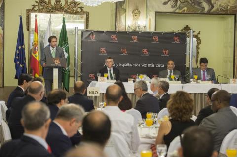 4. Presentación del acto por Luis Padrón, Director General de Casa África