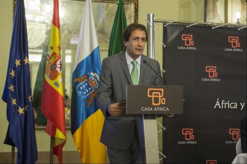 5. Presentación del acto por Luis Padrón, Director General de Casa África
