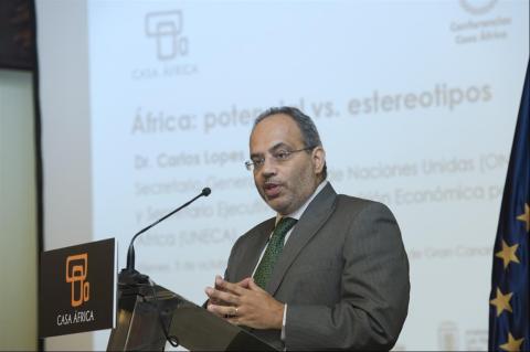 11. Intervención de Carlos Lopes, Secretario Ejecutivo de la Comisión para África de Naciones Unidas (UNECA), con la conferencia África: Potencial vs. Estereotipos “¿Una encrucijada en el Camino para África?”
