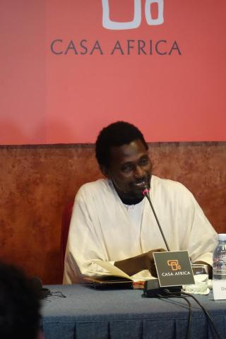 4. Imagen de Ismael Diadié -Dtor. del Fondo Kati de la Biblioteca Andalusí de Tombuctú (Mali)- en su conferencia De Toledo a Tombuctú: el periplo del Fondo Kati en Casa África