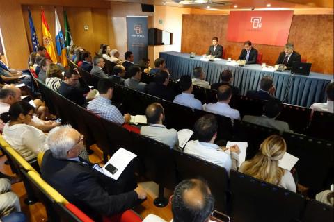 2. Imagen de la conferencia informativa Cómo ser proveedor del PMA en Casa África, 2014