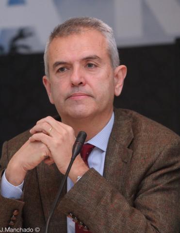 2. Imagen de Eduardo López Busquets, Director General de Casa Árabe, en la presentación del informe Doing Business 2015-África en Casa Árabe -Madrid-