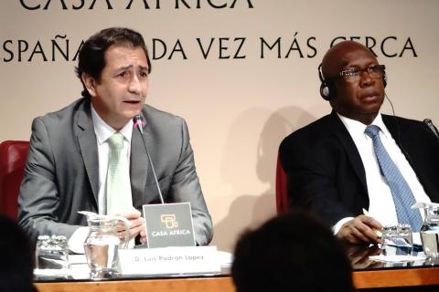 6. Imagen de Abdoulie Janneh -Dtor. Ejecutivo de la Fundación Mo Ibrahim- en la conferencia La Importancia de la Gobernanza y el Liderazgo en la Agenda de Desarrollo africano