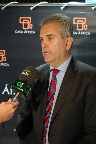 1. Imagen de Eduardo López Busquets, director general de Casa Árabe, en la rueda de prensa previa a la conferencia Primaveras Árabes en Casa África