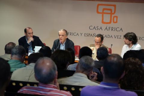 14. Intervención del periodista Ignacio Cembrero  con la ponencia  La yihad y el Magreb en  la Mesa 1: España y África, nuevos retos para la seguridad del continente