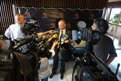 1. Imagen de Luis Padilla -Consejero de Cooperación Regional del Centro de Desarrollo de la OCDE- en Casa África