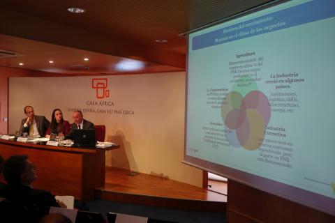 4. Imagen de la intervención de Luis Padilla -Consejero de Cooperación Regional del Centro de Desarrollo de la OCDE-