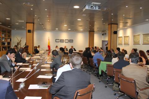 7. Imagen de la presentación del documento en la sede de la CEOE en Madrid