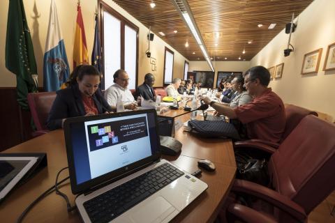 3. Imagen de grupo de los participantes del I Encuentro de Think Tanks África-España celebrado en Casa África en diciembre de 2015