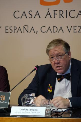 17. Imagen del panelista Olaf Bachmann, Investigador Senior Visitante del King’s College, en el Panel 2: Los retos del desarrollo económico para la juventud africana hoy