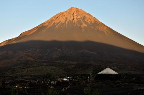 Viviendo a la sombra del volcán