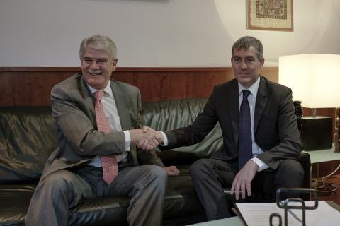 Fernando Clavijo y Alfonso Dastis, ministro de Asuntos Exteriores