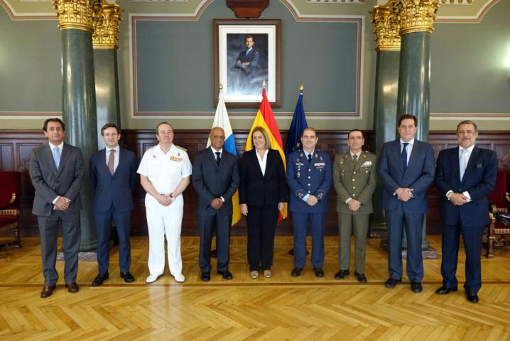 El Ministro de Exteriores y Defensa de Cabo Verde se reúne con los mandos militares de Canarias y visita la sede del PMA