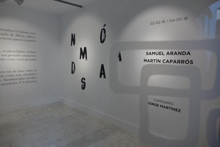 La vida de los Nómadas del Sahel, un foto-relato de Martín Caparrós y Samuel Aranda, en Casa África La vida de los Nómadas del Sahel, un foto-relato de Martín Caparrós y Samuel Aranda, en Casa África
