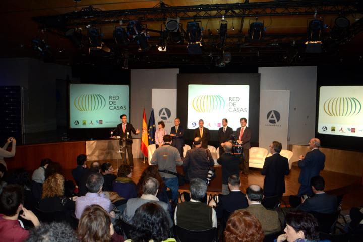 Casa África participa en la firma del protocolo de la Red de Casas Casa África participa en la firma del protocolo de la Red de Casas