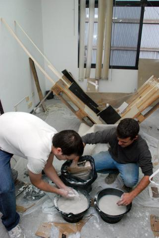 Los talleres 'De tú a tú' de intercambio artístico entre sudafricanos y españoles se cierran con una mesa redonda en La Regenta Los talleres 'De tú a tú' de intercambio artístico entre sudafricanos y españoles se cierran con una mesa redonda en La Regenta