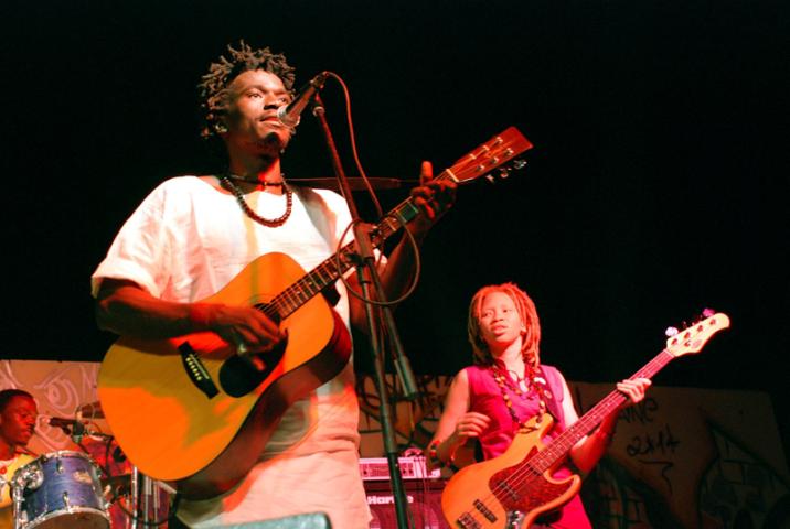 El Festival 'Dakar Vis-à-Vis' comienza con más de diez conciertos en tres salas de la capital senegalesa El Festival 'Dakar Vis-à-Vis' comienza con más de diez conciertos en tres salas de la capital senegalesa