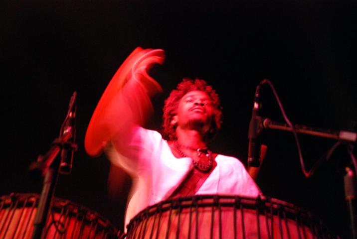 El Festival 'Dakar Vis-à-Vis' comienza con más de diez conciertos en tres salas de la capital senegalesa El Festival 'Dakar Vis-à-Vis' comienza con más de diez conciertos en tres salas de la capital senegalesa
