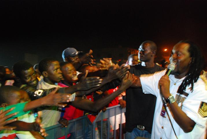 El Festival 'Dakar Vis-à-Vis' comienza con más de diez conciertos en tres salas de la capital senegalesa El Festival 'Dakar Vis-à-Vis' comienza con más de diez conciertos en tres salas de la capital senegalesa
