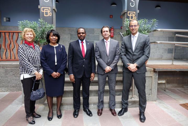 Casa África recibe al Ministro de Minas e Hidrocarburos de Guinea Ecuatorial Casa África recibe al Ministro de Minas e Hidrocarburos de Guinea Ecuatorial