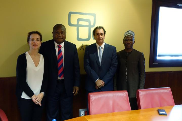 El director general de Casa África se reúne con representantes empresariales de África occidental El director general de Casa África se reúne con representantes empresariales de África occidental