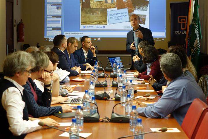 Instituciones y académicos diseñan en Casa África un programa MAC liderado por el Cabildo de Gran Canaria Instituciones y académicos diseñan en Casa África un programa MAC liderado por el Cabildo de Gran Canaria