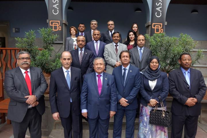 Una delegación diplomática árabe visita Casa África Una delegación diplomática árabe visita Casa África