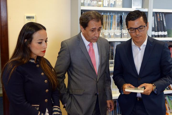 El vicepresidente del Gobierno de Canarias destaca el potencial del archipiélago como plataforma logística y de servicios con África El vicepresidente del Gobierno de Canarias destaca el potencial del archipiélago como plataforma logística y de servicios con África