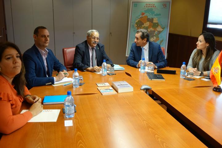 El alcalde de Chinguetti visita Casa África El alcalde de Chinguetti visita Casa África