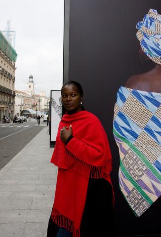 La mujer africana, protagonista de una exposición fotográfica al aire libre y en formato gigante en la calle Alcalá