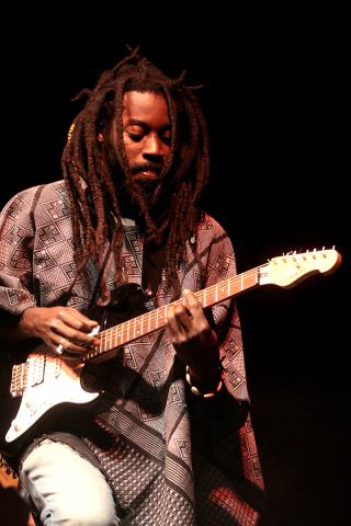 África Vive propone música, energías renovables, cine y literatura para acercar África a Tenerife África Vive propone música, energías renovables, cine y literatura para acercar África a Tenerife