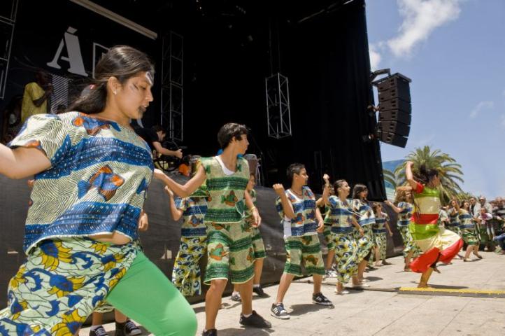 Más de 3.000 personas celebran la Fiesta África Vive en la capital grancanaria Más de 3.000 personas celebran la Fiesta África Vive en la capital grancanaria