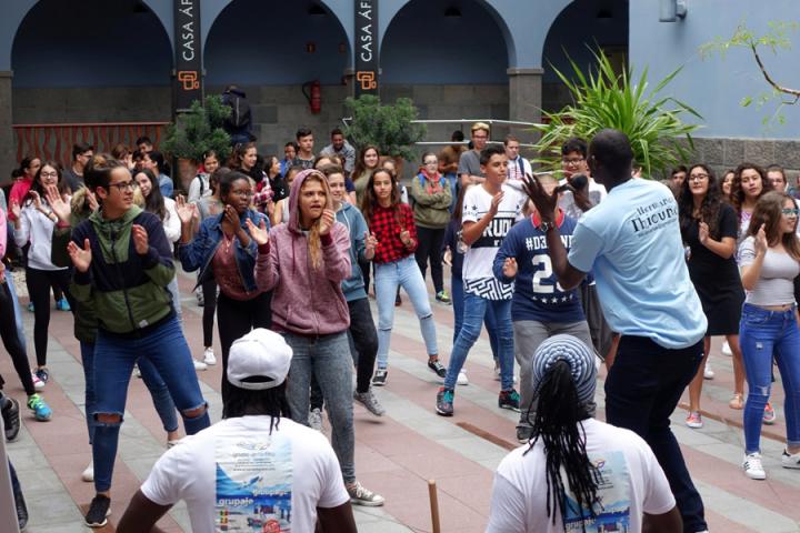 Casa África muestra el trabajo de los alumnos de Secundaria integrados en «Enseñar África» Casa África muestra el trabajo de los alumnos de Secundaria integrados en «Enseñar África»