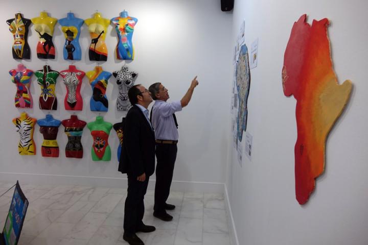 Casa África muestra el trabajo de los alumnos de Secundaria integrados en «Enseñar África» Casa África muestra el trabajo de los alumnos de Secundaria integrados en «Enseñar África»