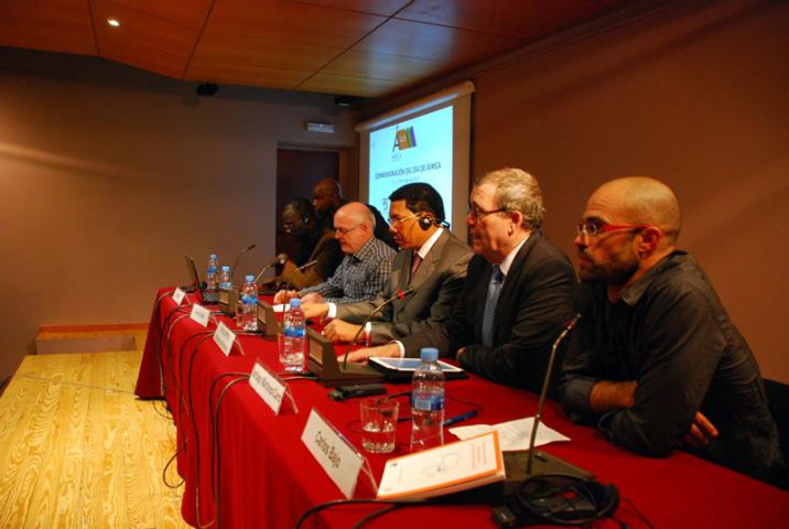 El ciberactivismo y las redes sociales en África, a debate en la Fundación Carlos de Amberes El ciberactivismo y las redes sociales en África, a debate en la Fundación Carlos de Amberes
