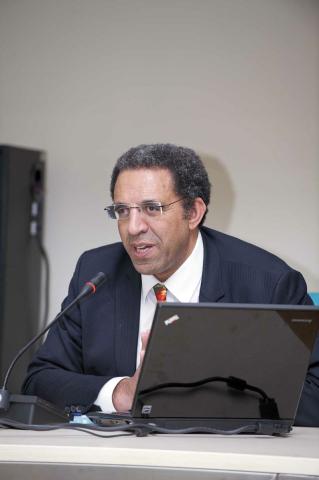 Casa Árabe y Casa África celebran el 25 de mayo recuperando el mensaje y la obra de Cheikh Anta Diop Casa Árabe y Casa África celebran el 25 de mayo recuperando el mensaje y la obra de Cheikh Anta Diop