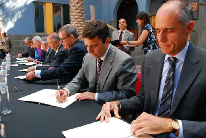 Jueces, abogados, instituciones y Cámaras de Comercio se unen para potenciar el arbitraje y la conciliación en el ámbito mercantil desde Canarias Jueces, abogados, instituciones y Cámaras de Comercio se unen para potenciar el arbitraje y la conciliación en el ámbito mercantil desde Canarias
