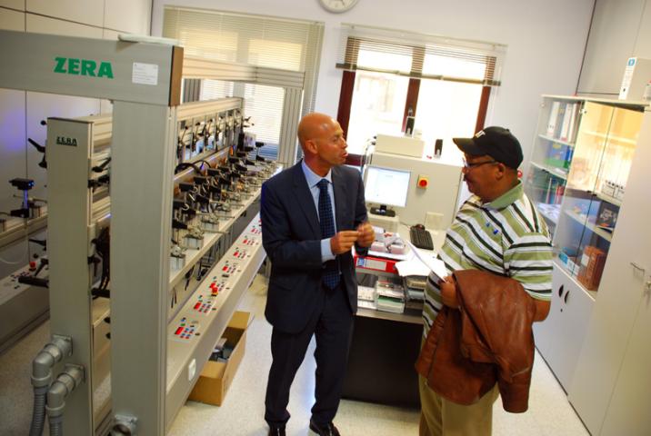 El viceministro de Energía y Minas de Namibia visita el ITC El viceministro de Energía y Minas de Namibia visita el ITC