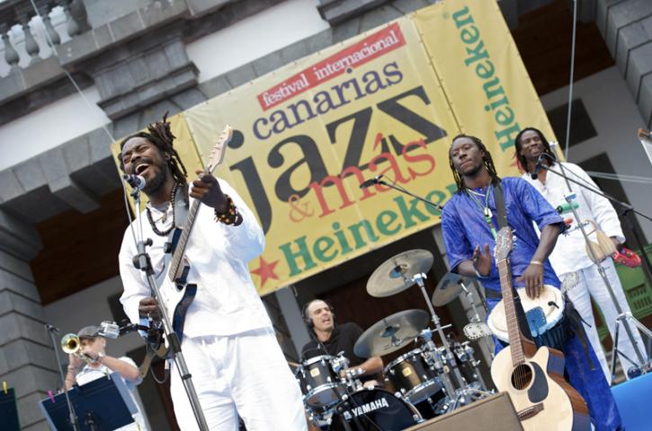 Músicas tradicionales africanas se funden con el jazz más actual en la Noche África Músicas tradicionales africanas se funden con el jazz más actual en la Noche África