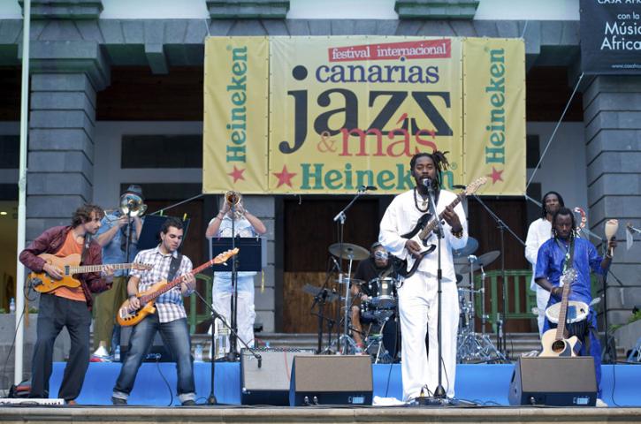 Músicas tradicionales africanas se funden con el jazz más actual en la Noche África Músicas tradicionales africanas se funden con el jazz más actual en la Noche África