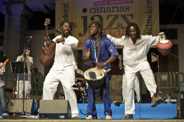 Músicas tradicionales africanas se funden con el jazz más actual en la Noche África Músicas tradicionales africanas se funden con el jazz más actual en la Noche África