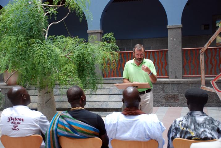 Casa África entrega los certificados a los participantes de 'Jóvenes con África' Casa África entrega los certificados a los participantes de 'Jóvenes con África'